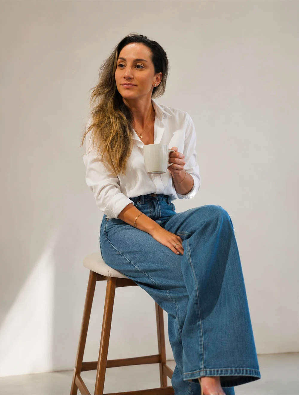 Dra. Thaís Fonseca palestrando em evento